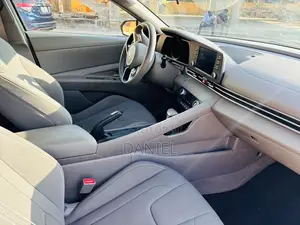 Hyundai Elantra SEL 2023 Gray