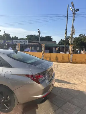 Hyundai Elantra SEL 2023 Gray