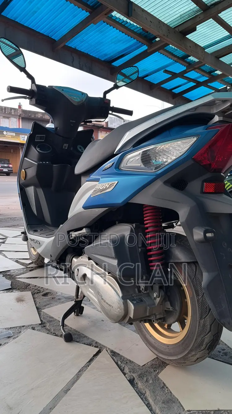 Piaggio Scooter 2026 Blue