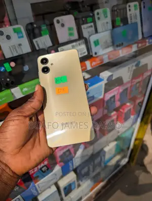 Samsung Galaxy A06 128 GB Gold