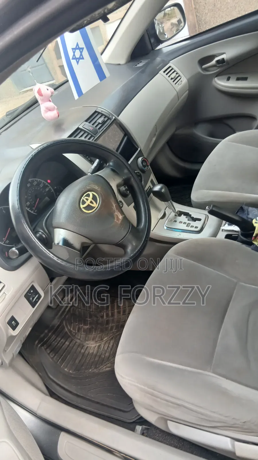 Toyota Corolla LE 4dr Sedan (1.8L 4cyl 4A) 2011 Gray