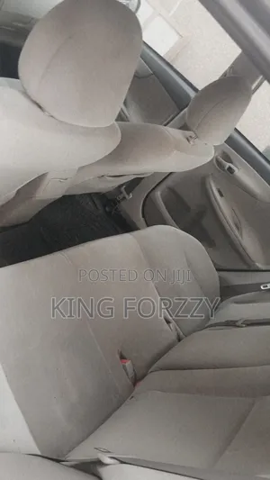 Toyota Corolla LE 4dr Sedan (1.8L 4cyl 4A) 2011 Gray