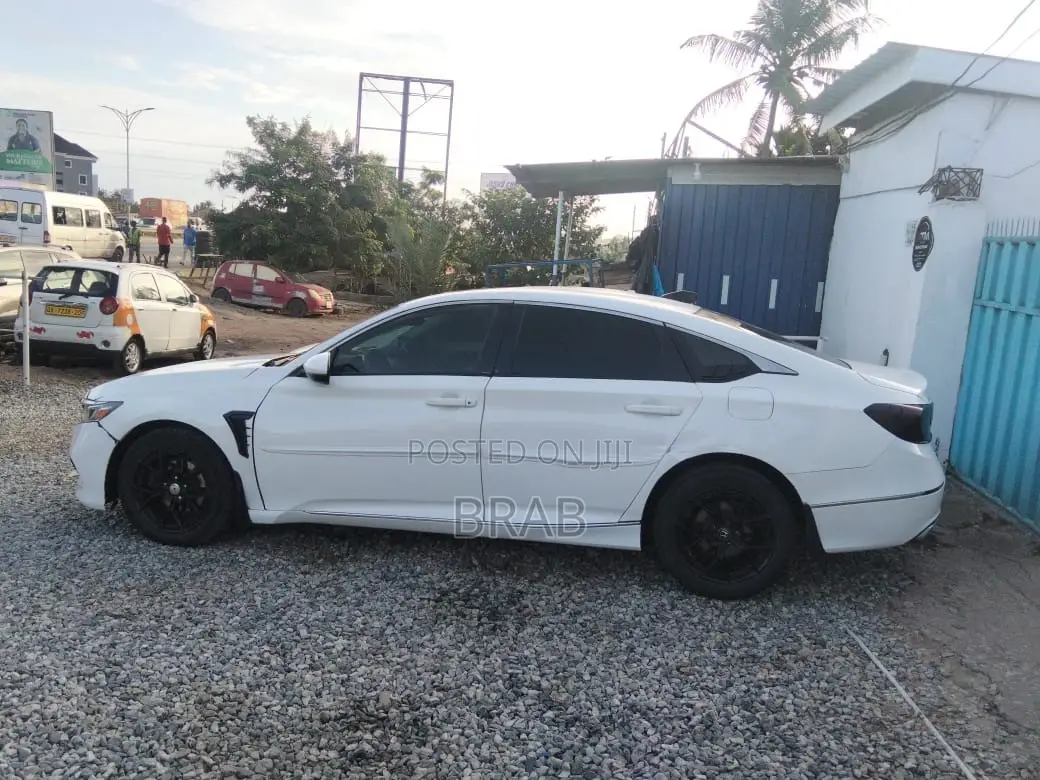 Honda Accord 2018 White