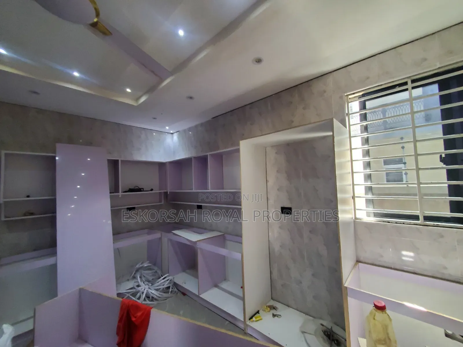 5bdrm House in Kwabenya Acp for sale