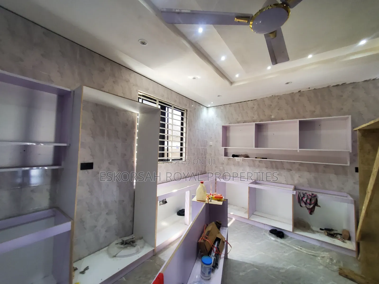 5bdrm House in Kwabenya Acp for sale
