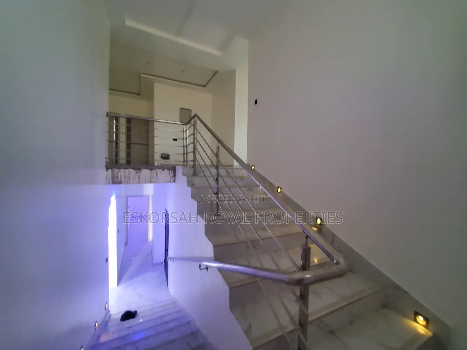 5bdrm House in Kwabenya Acp for sale