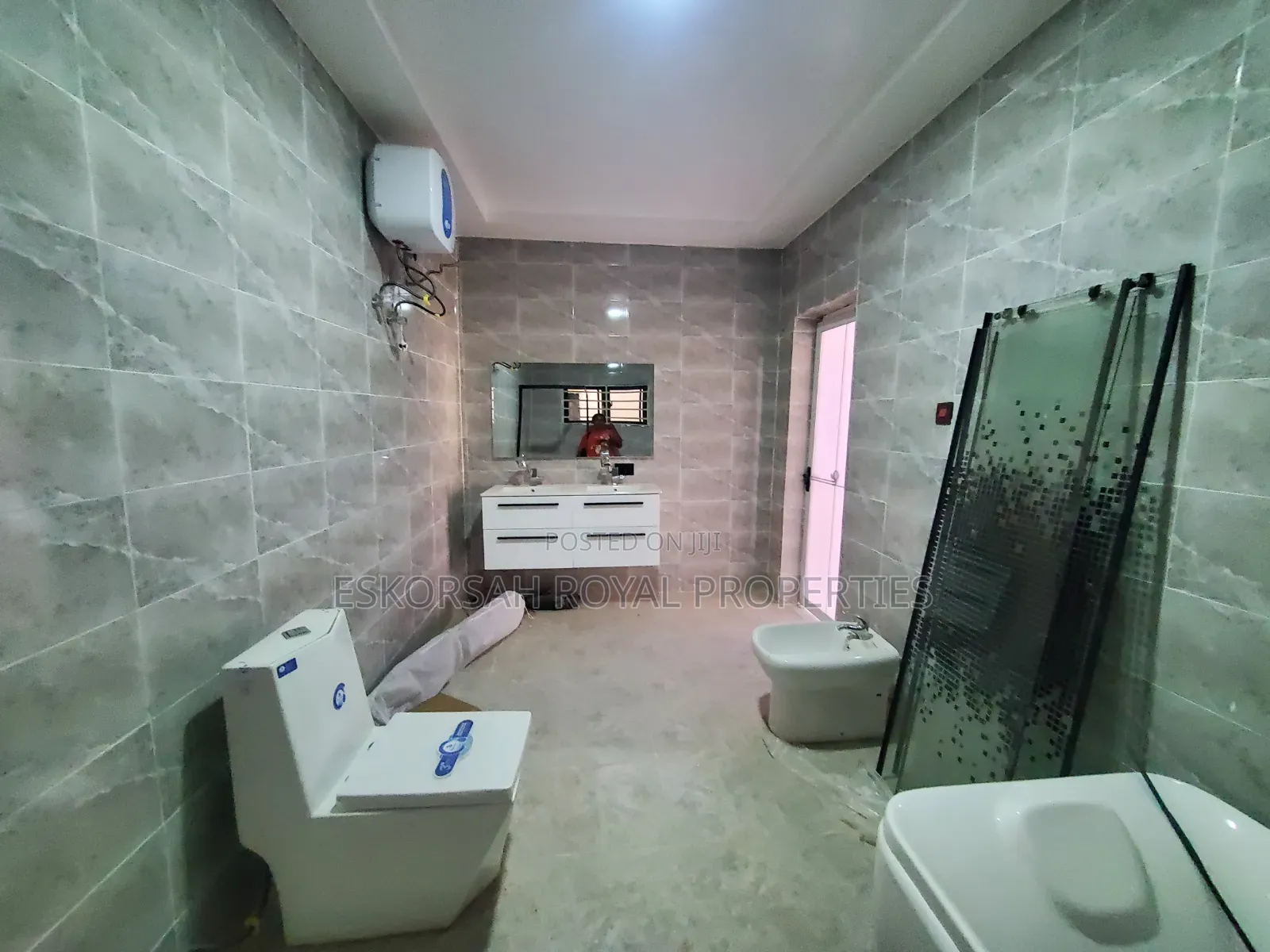 5bdrm House in Kwabenya Acp for sale