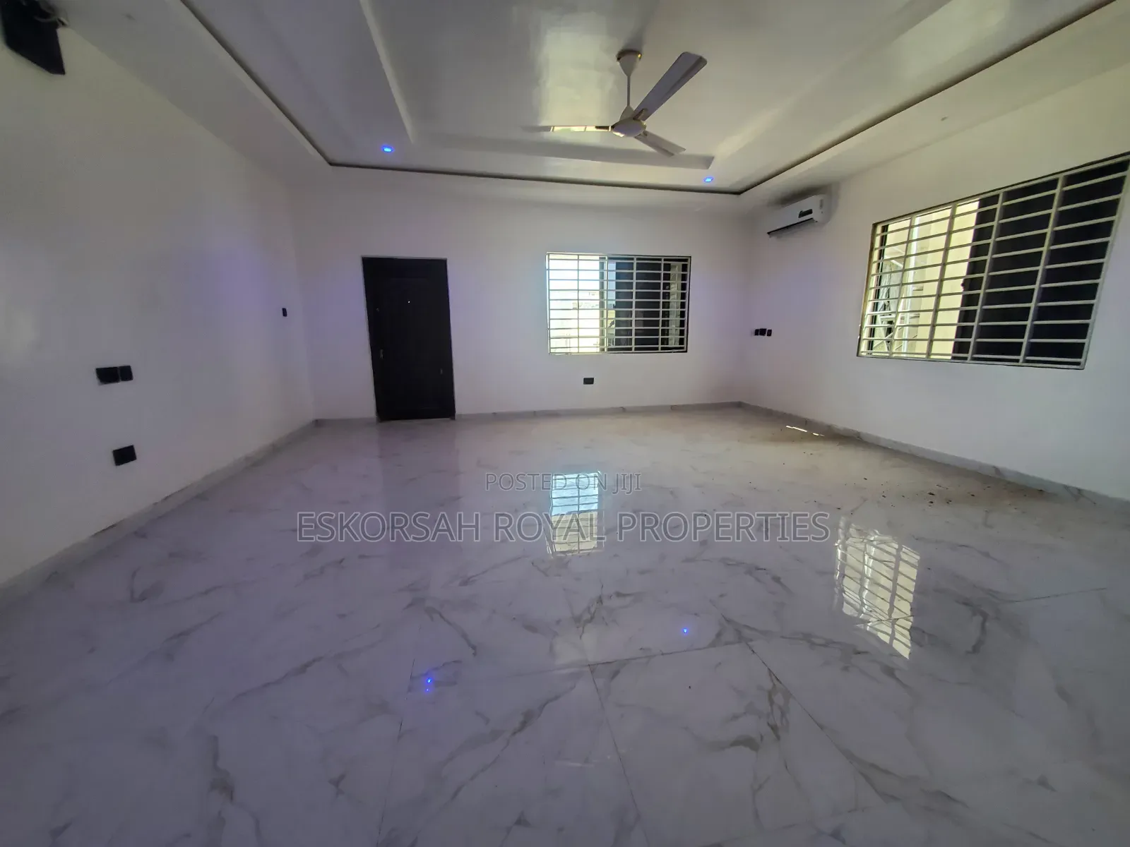 5bdrm House in Kwabenya Acp for sale
