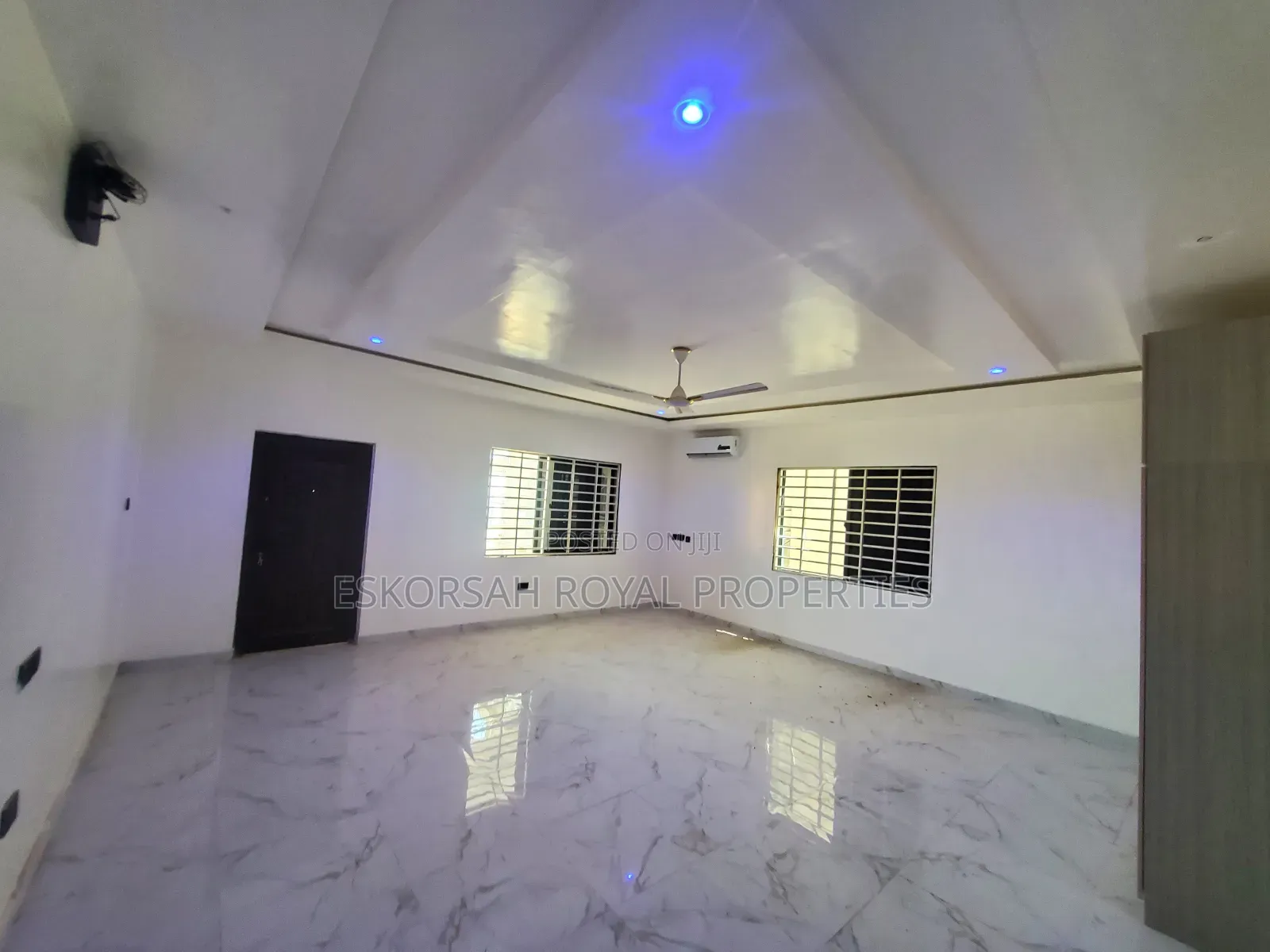 5bdrm House in Kwabenya Acp for sale