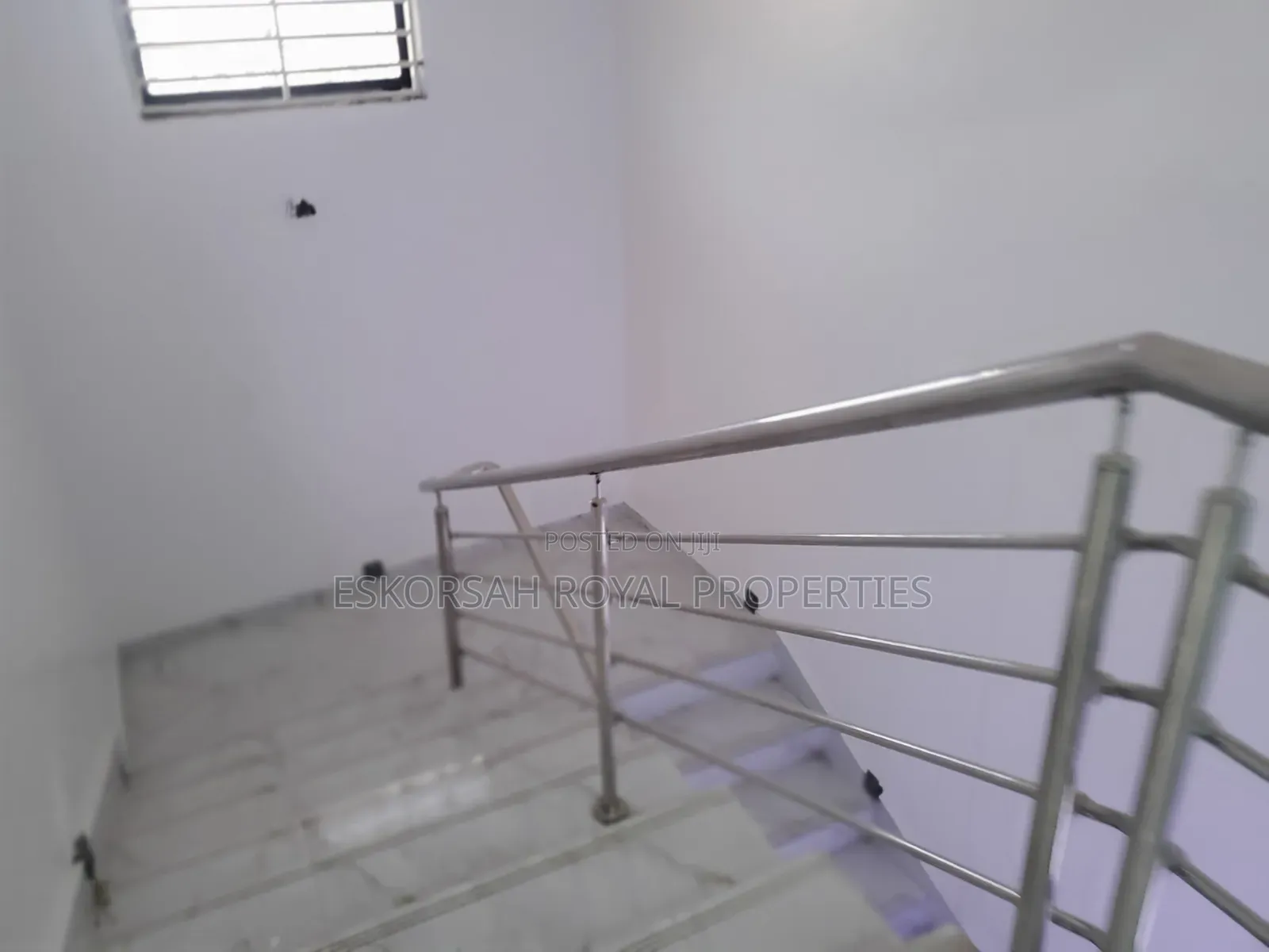 5bdrm House in Kwabenya Acp for sale
