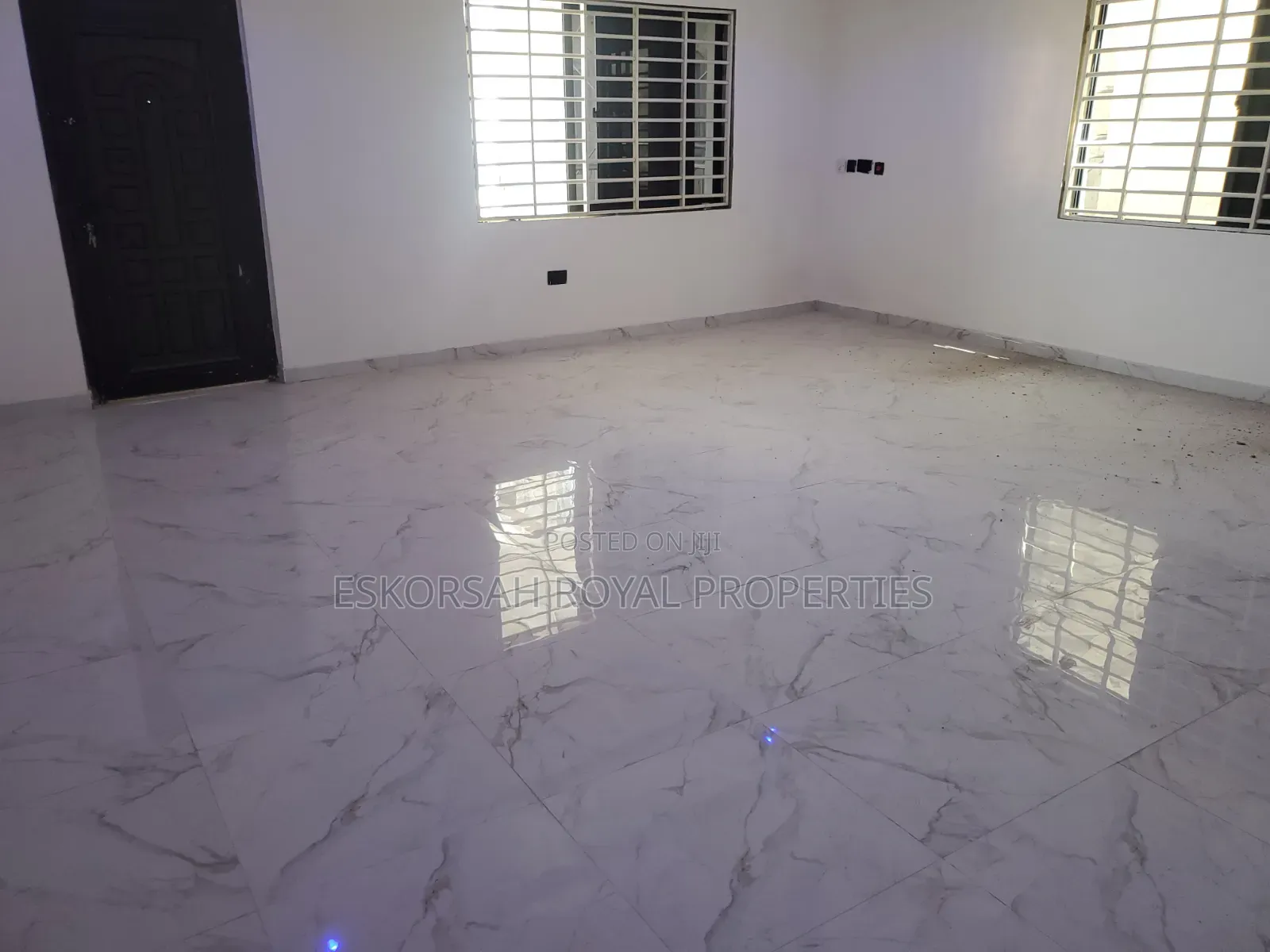 5bdrm House in Kwabenya Acp for sale