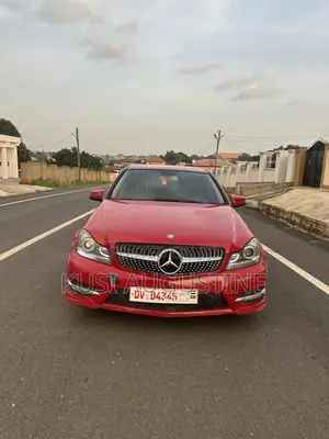 Mercedes-Benz C250 2013 Red