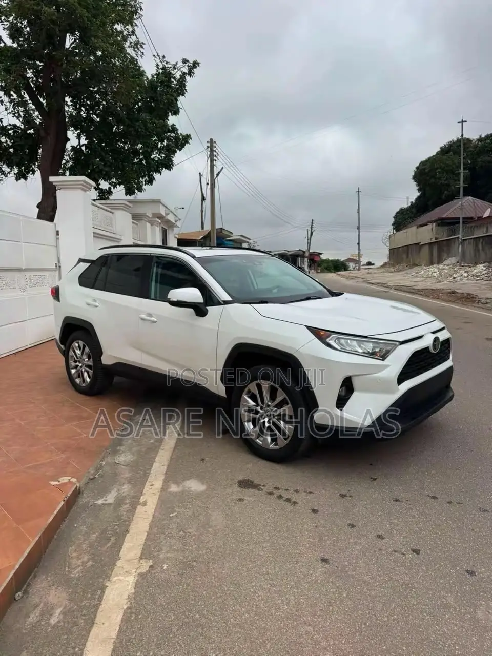 Toyota RAV4 2022 White