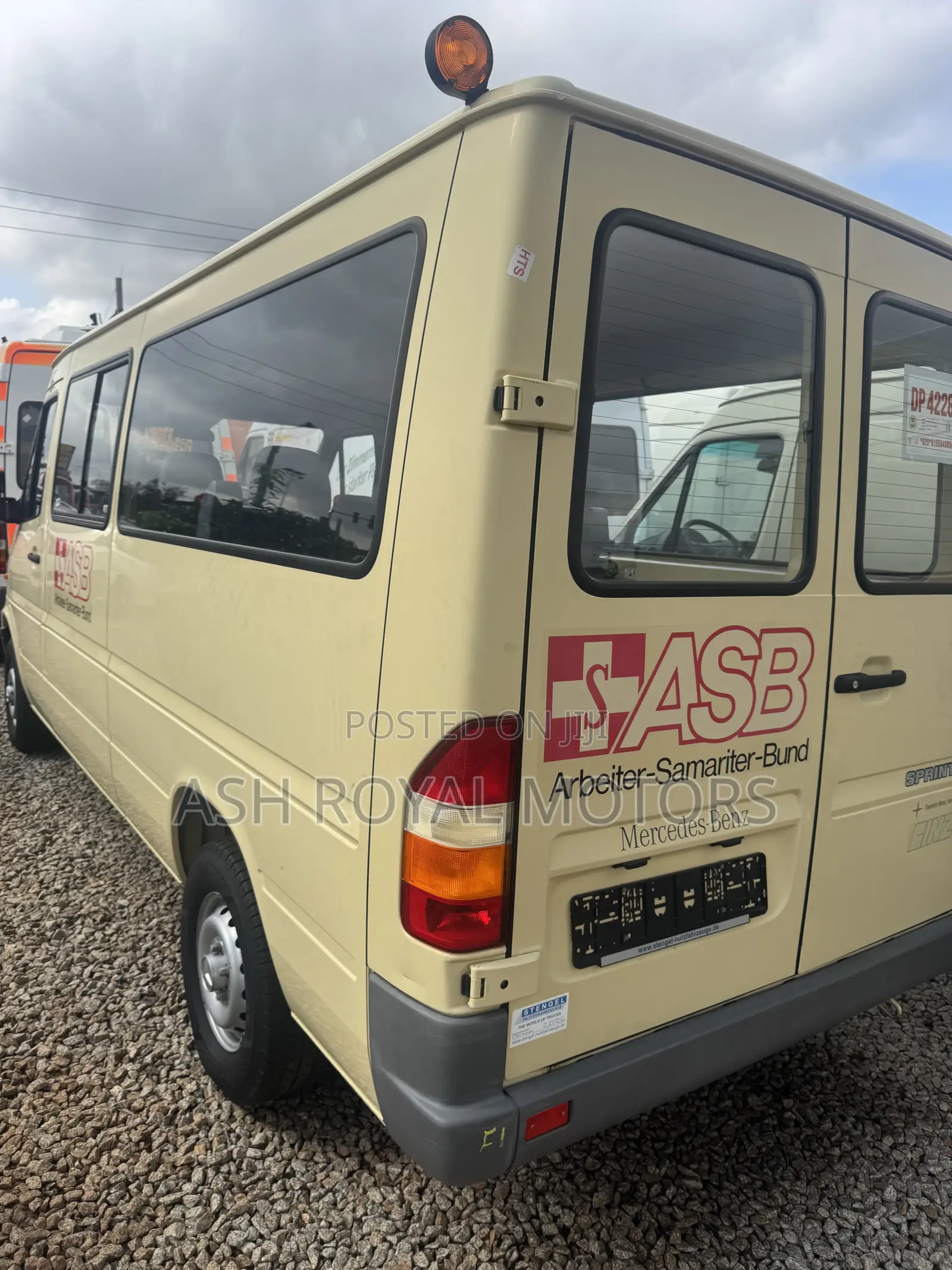 Mercedes-Benz Sprinter 1998 Yellow