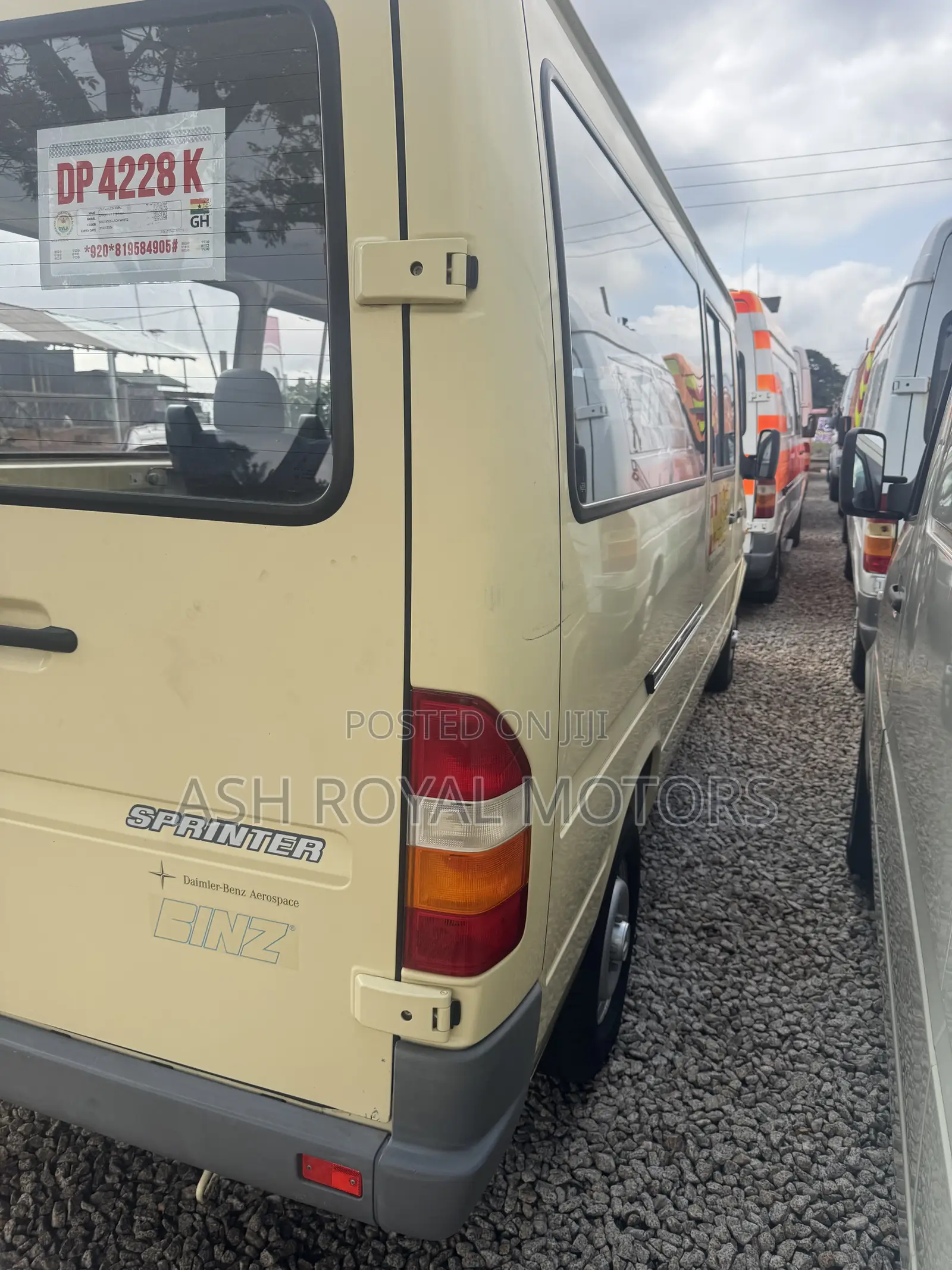 Mercedes-Benz Sprinter 1998 Yellow