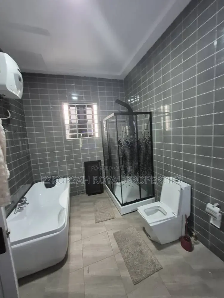 4bdrm House in Kwabenya Acp for sale