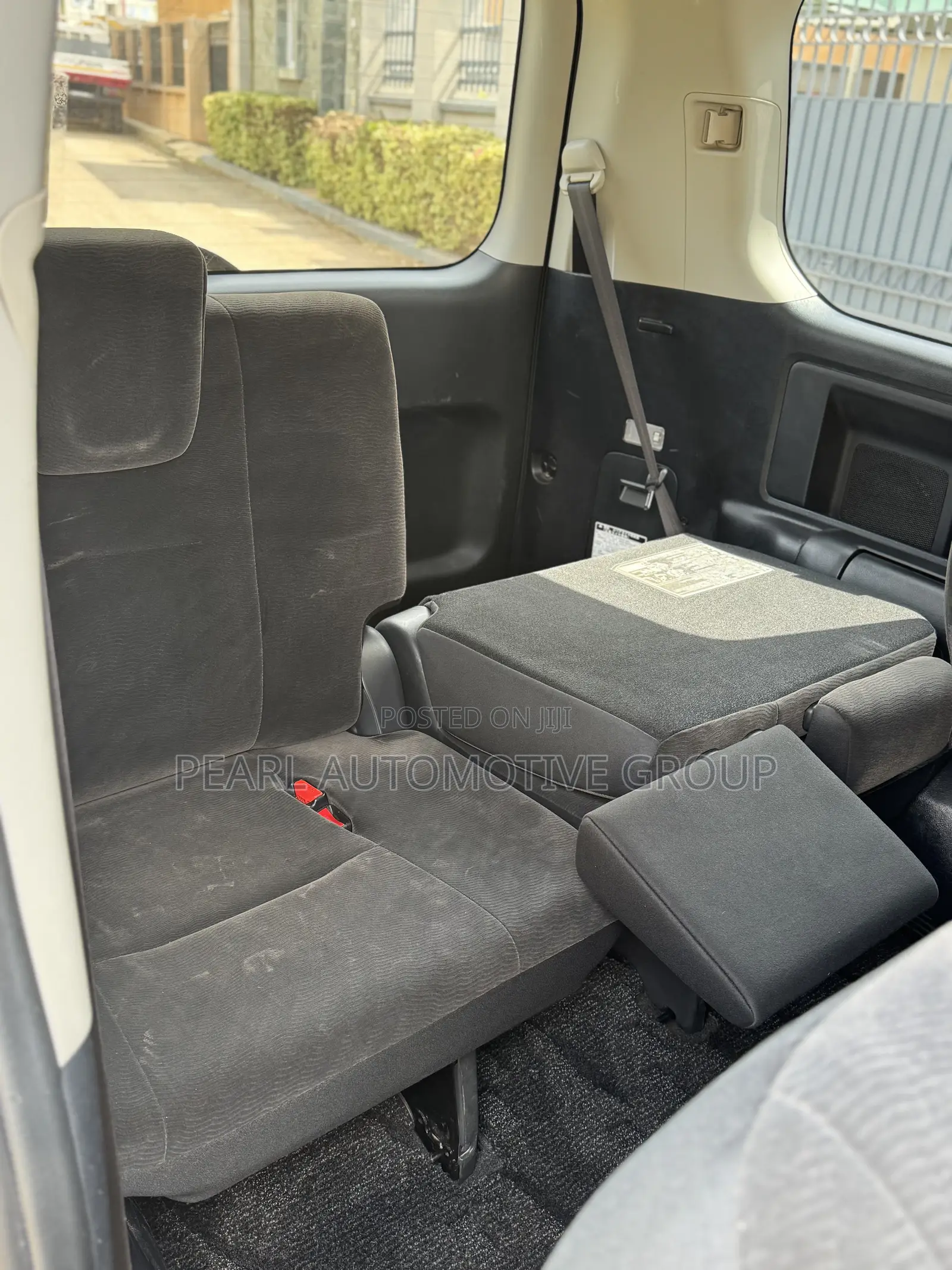 Toyota Voxy 2013 Silver