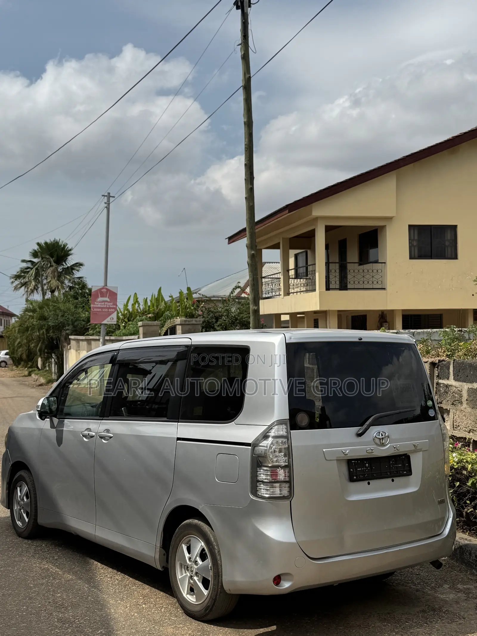 Toyota Voxy 2013 Silver