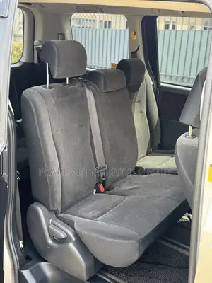 Toyota Voxy 2013 Silver