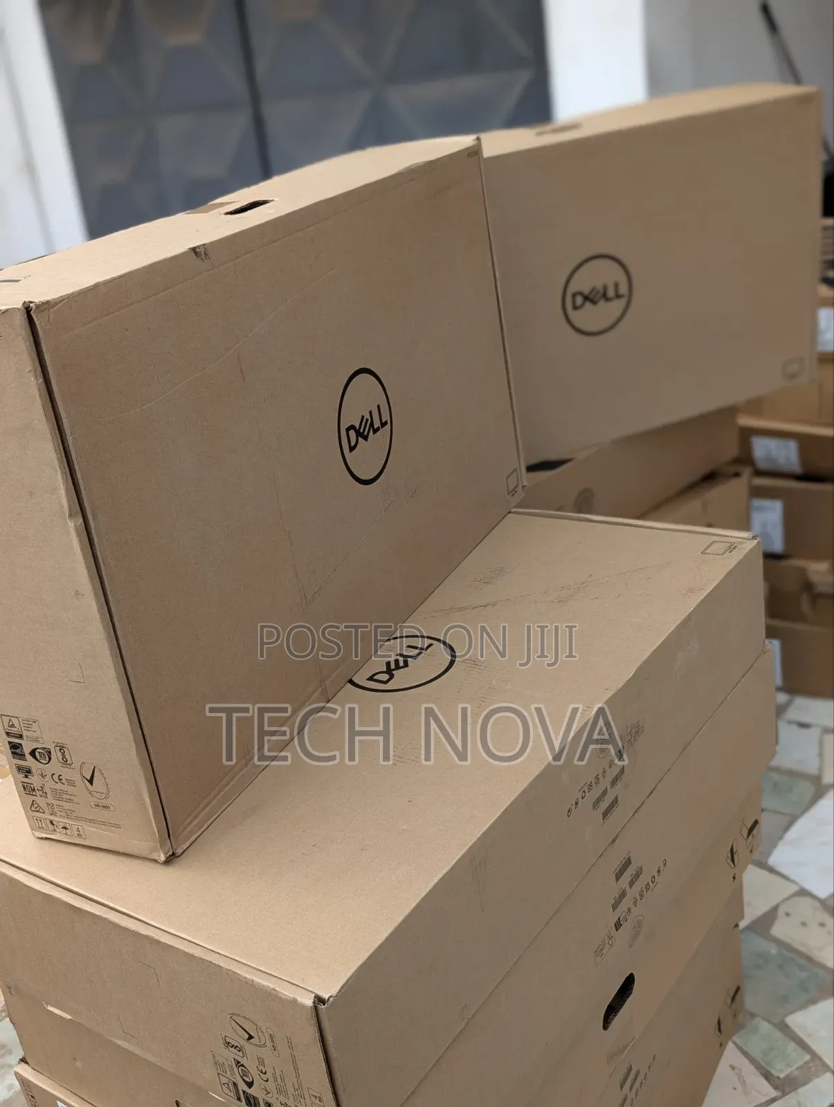 Dell USB Type-C Hub Monitor, 32" Inch IPS Display, 4K UHD Resolution