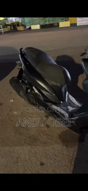 Yamaha 2015 Black