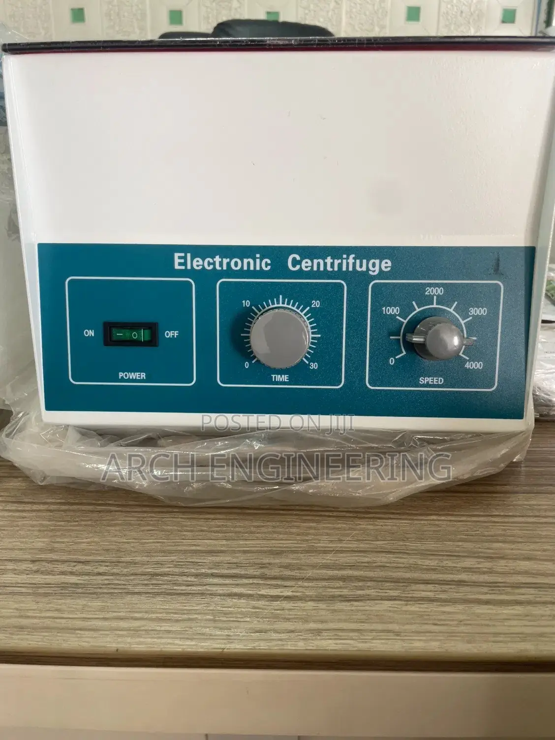Electronic Lab Centrifuge (12 Buckets)