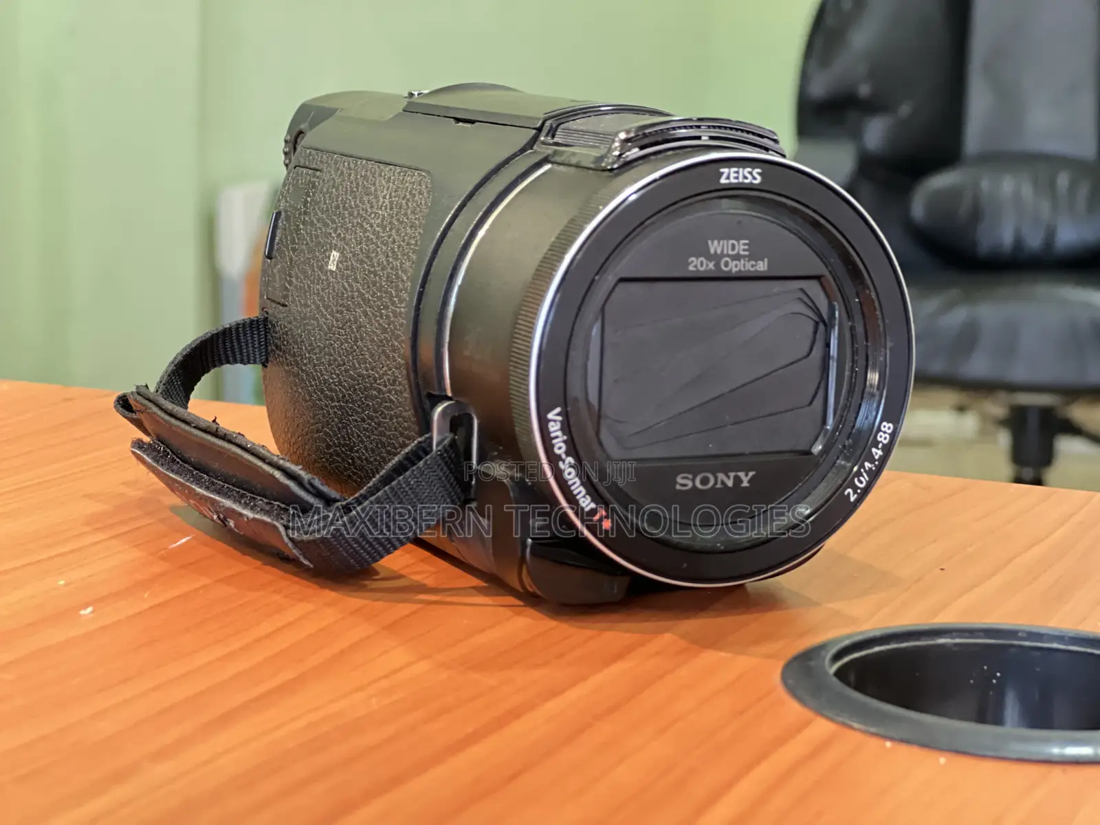 Sony Handycam 4K Video Camera 20x Optical Zoom - Used