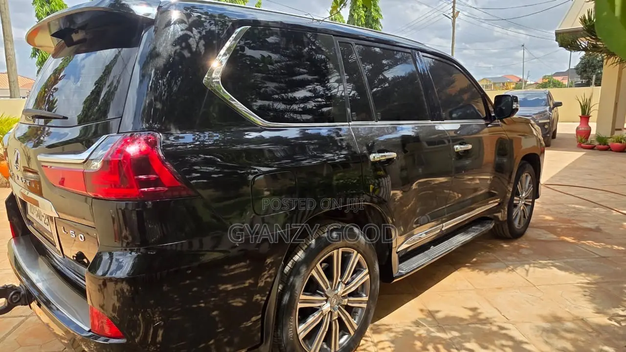 Lexus LX 2017 Black