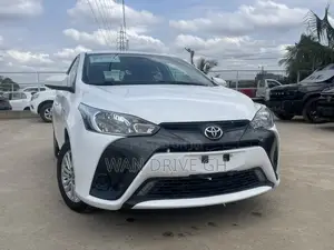 Toyota Yaris L Hatchback 5dr 2017 White