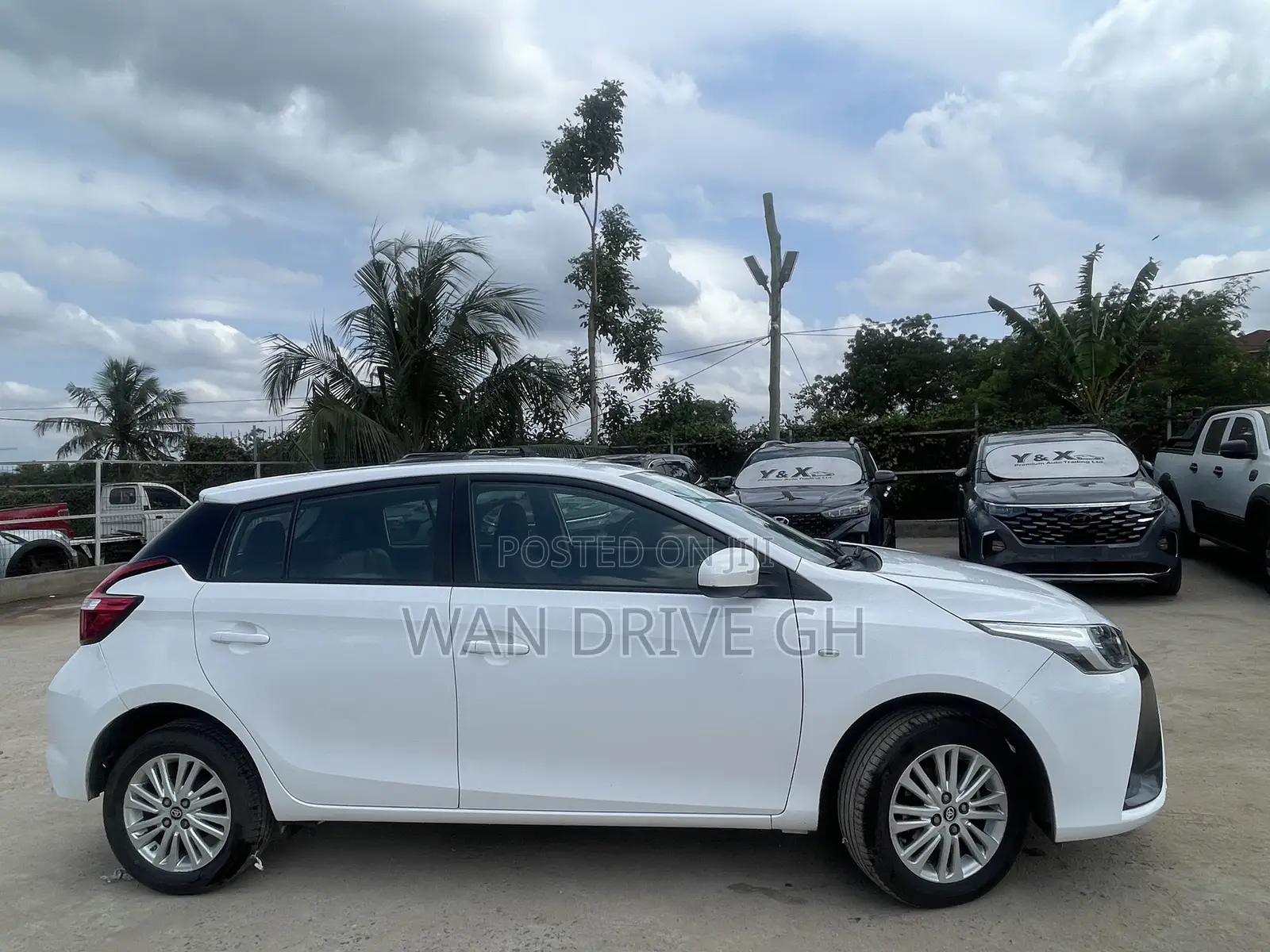 Toyota Yaris L Hatchback 5dr 2017 White