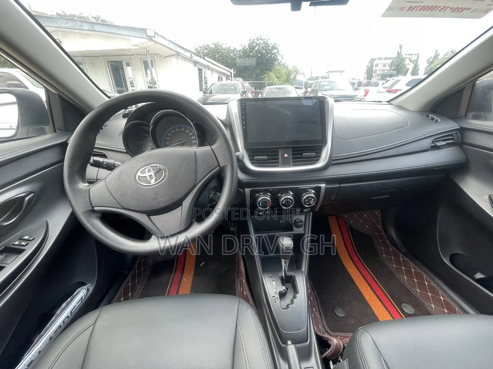 Toyota Yaris L Hatchback 5dr 2017 White