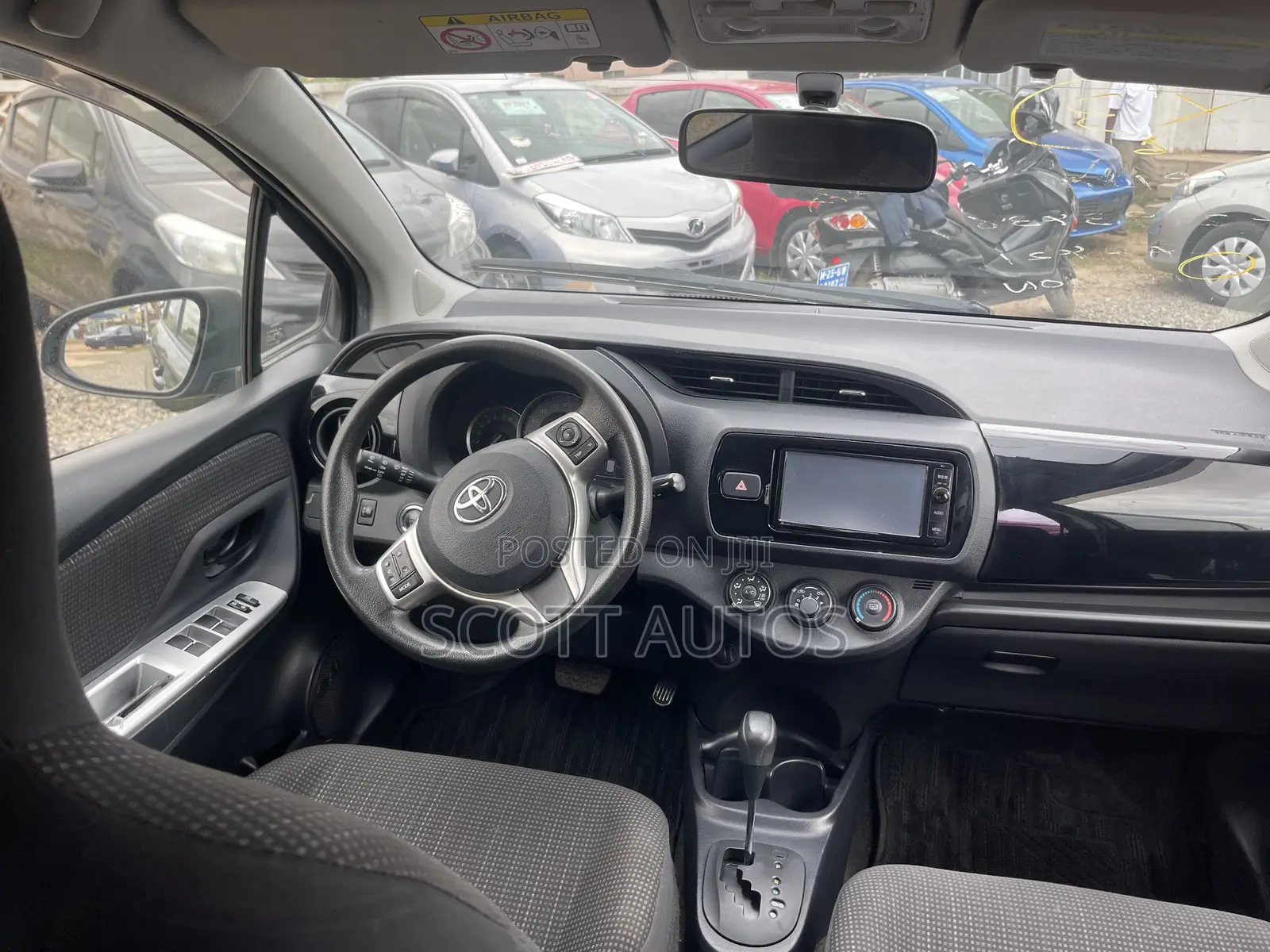 Toyota Vitz 1.3 AWD 3dr 2015 Black