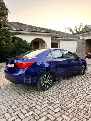 Toyota Corolla SE 4dr Sedan (1.8L 4cyl CVT) 2017 Blue