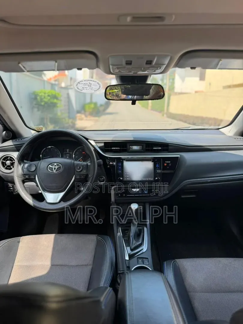 Toyota Corolla SE 4dr Sedan (1.8L 4cyl CVT) 2017 Blue