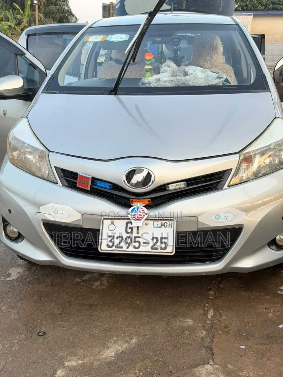 Toyota Vitz 2013 Silver