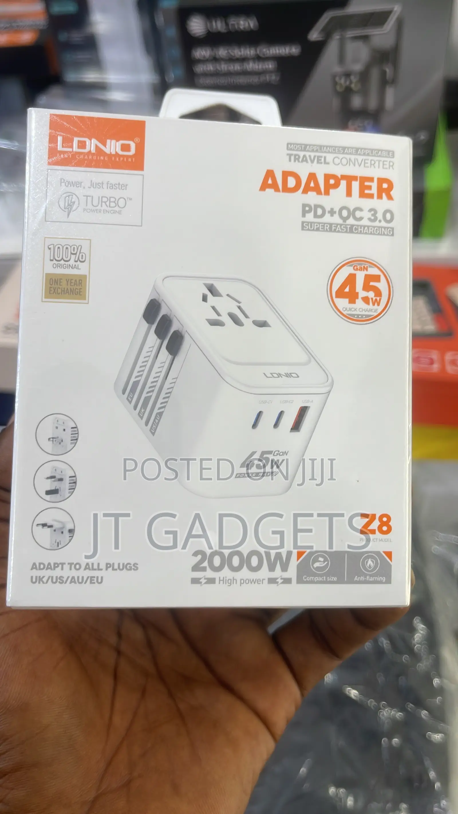 LDNIO Z8 Travel Converter Adapter (45W GaN, PD+QC 3.0)