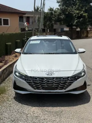 Hyundai Elantra Limited 2022 White