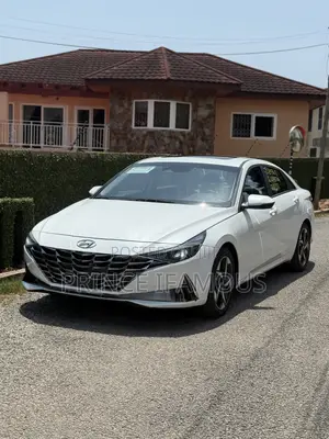 Hyundai Elantra Limited 2022 White