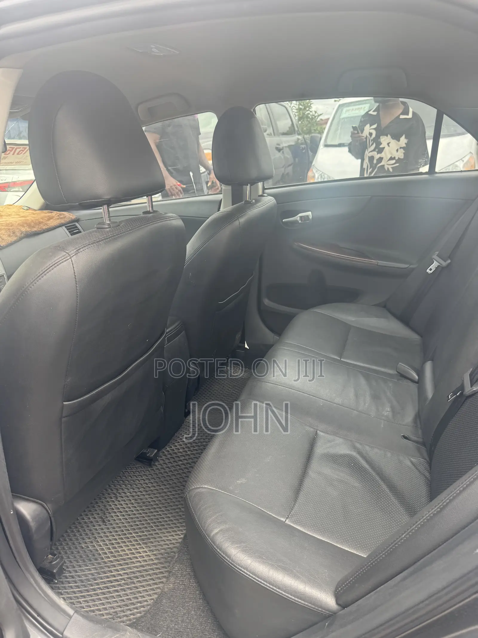 Toyota Corolla LE 4dr Sedan (1.8L 4cyl 4A) 2013 Gray