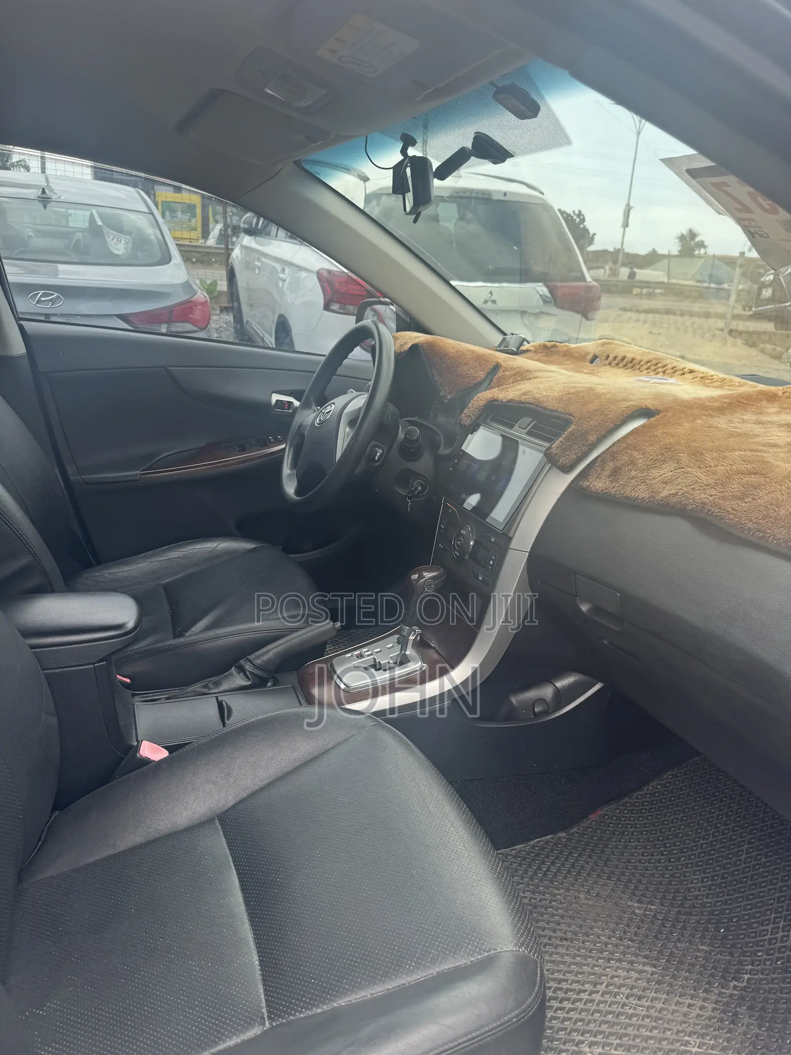Toyota Corolla LE 4dr Sedan (1.8L 4cyl 4A) 2013 Gray