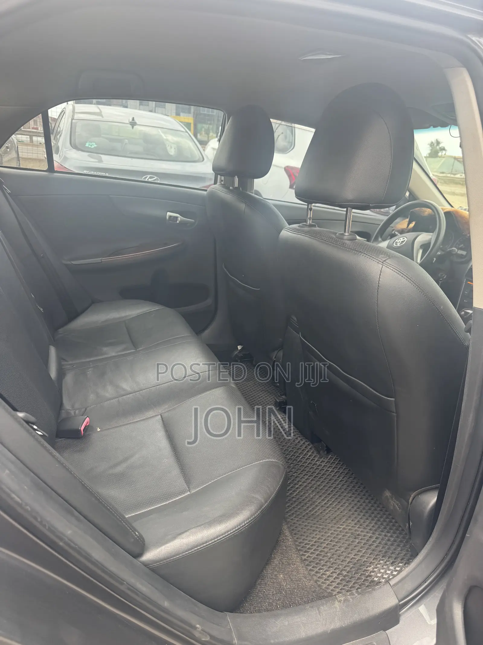 Toyota Corolla LE 4dr Sedan (1.8L 4cyl 4A) 2013 Gray