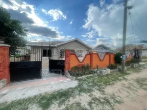 Furnished 8bdrm House in Wmaase Street, Kwabre for sale