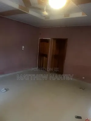 Furnished 8bdrm House in Wmaase Street, Kwabre for sale