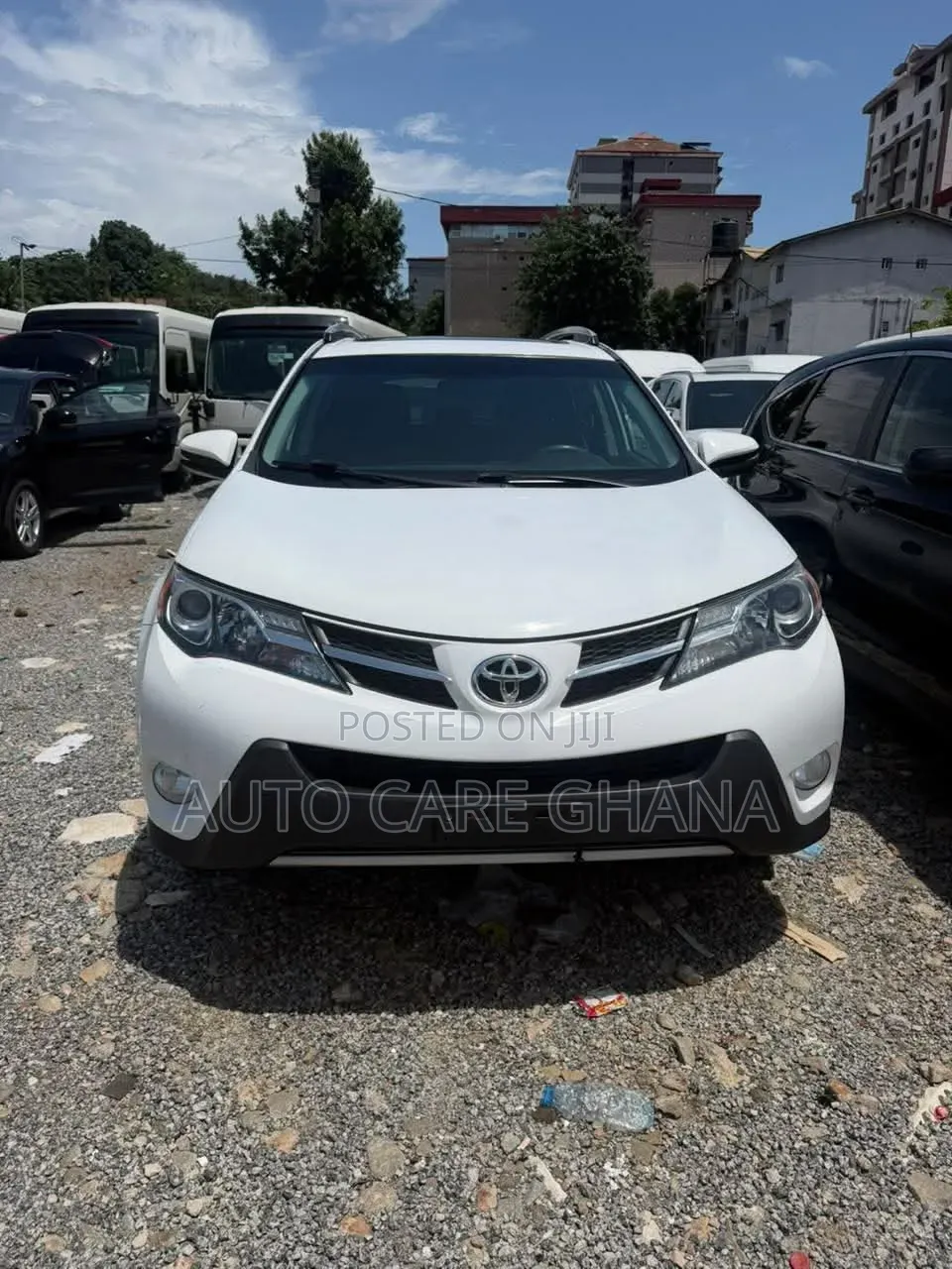 Toyota RAV4 XLE FWD (2.5L 4cyl 6A) 2013 White