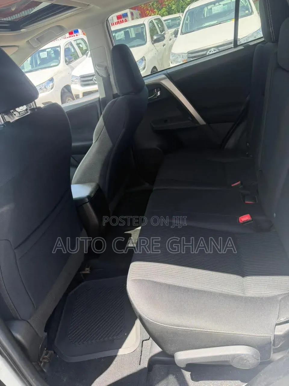 Toyota RAV4 XLE FWD (2.5L 4cyl 6A) 2013 White