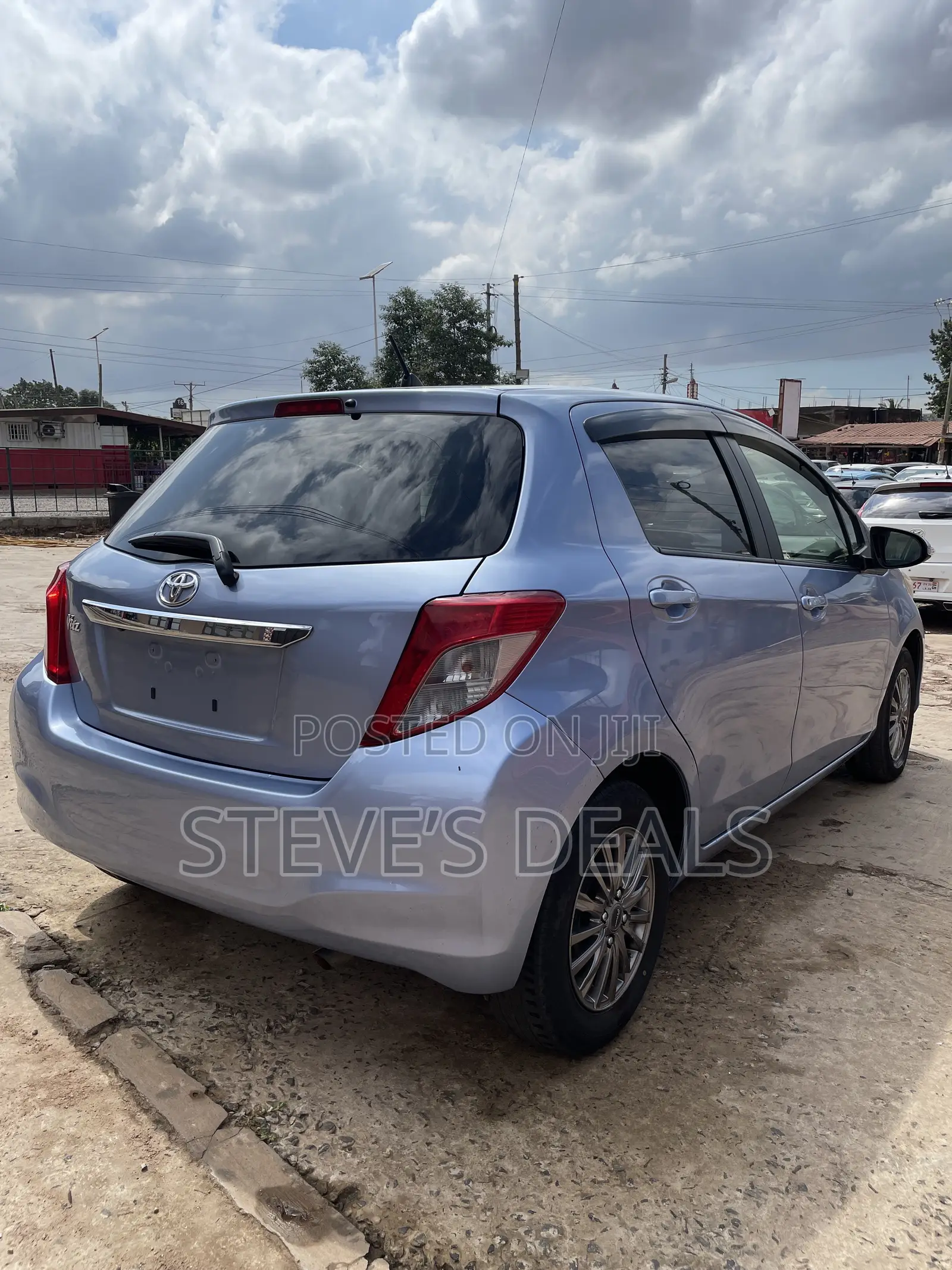 Toyota Vitz 1.3 FWD 5dr 2013 Blue