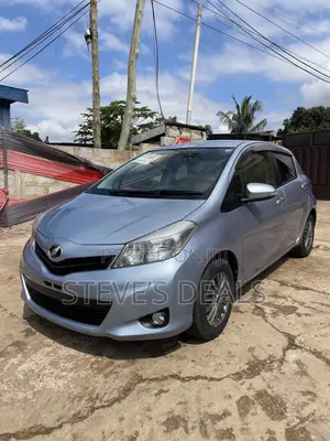 Toyota Vitz 1.3 FWD 5dr 2013 Blue