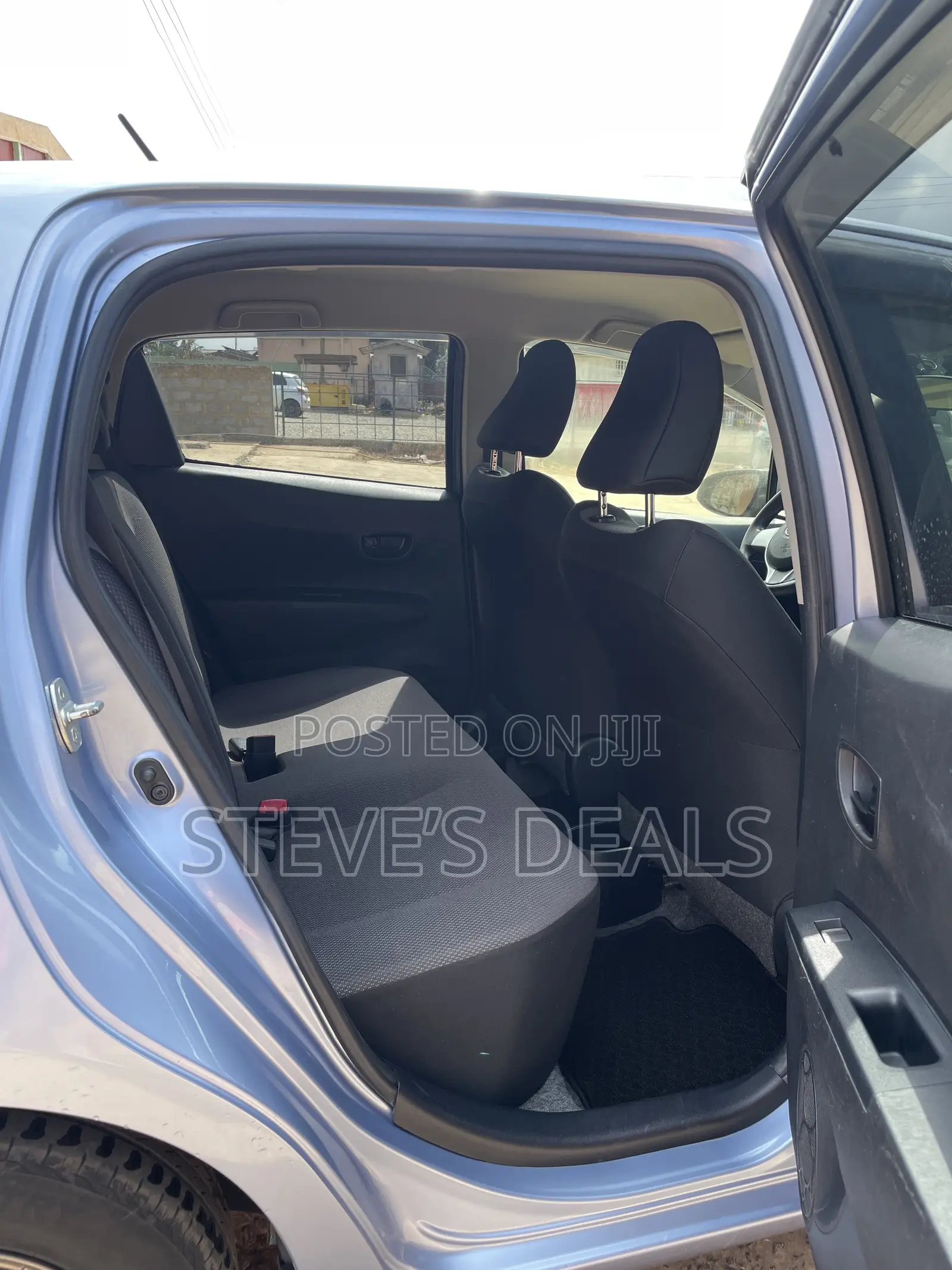 Toyota Vitz 1.3 FWD 5dr 2013 Blue