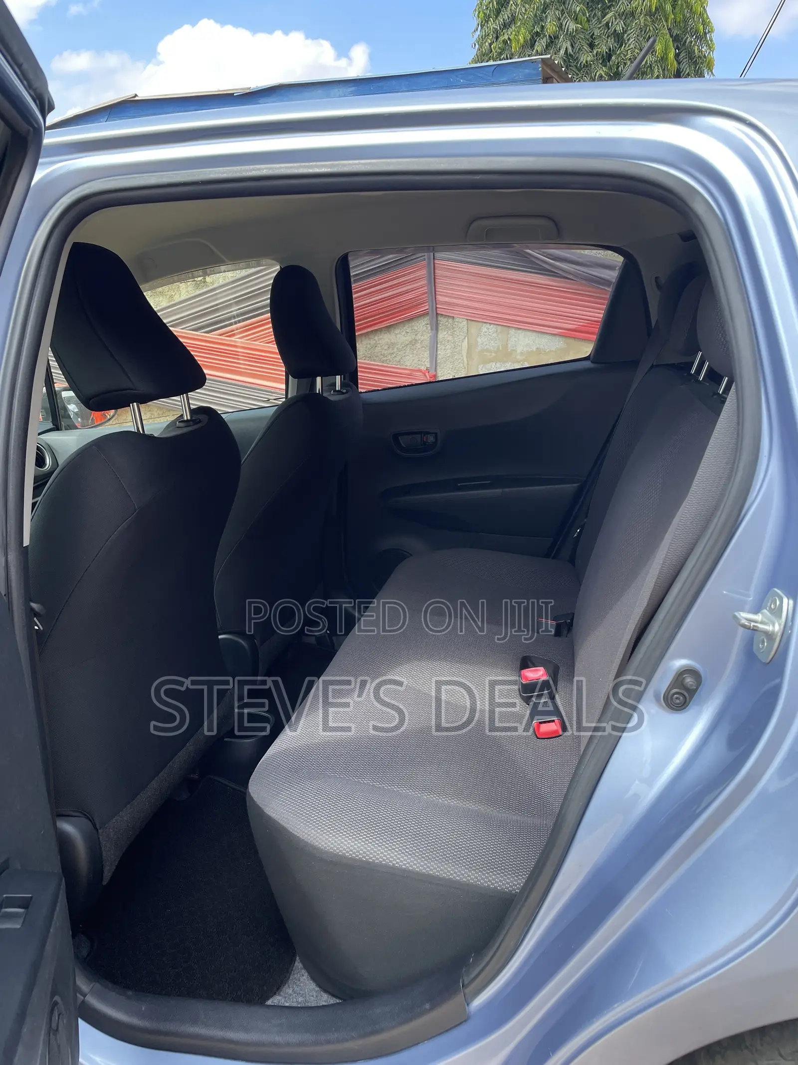 Toyota Vitz 1.3 FWD 5dr 2013 Blue