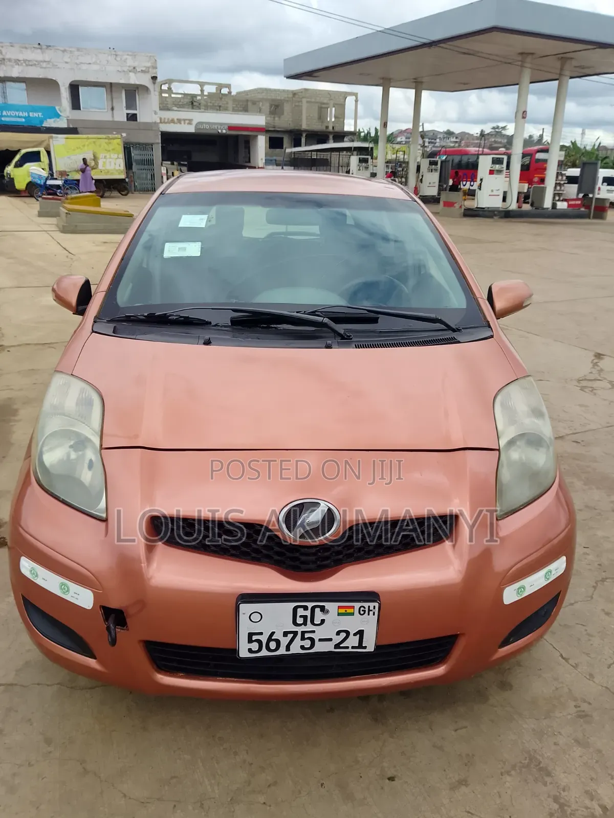 Toyota Vitz 1.3 FWD 3dr 2010 Brown